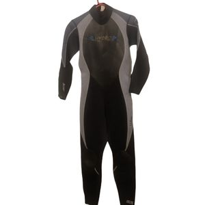 L.L. Bean Camaro Wetsuit Sz Medium May be unisex, but I think it's Women's